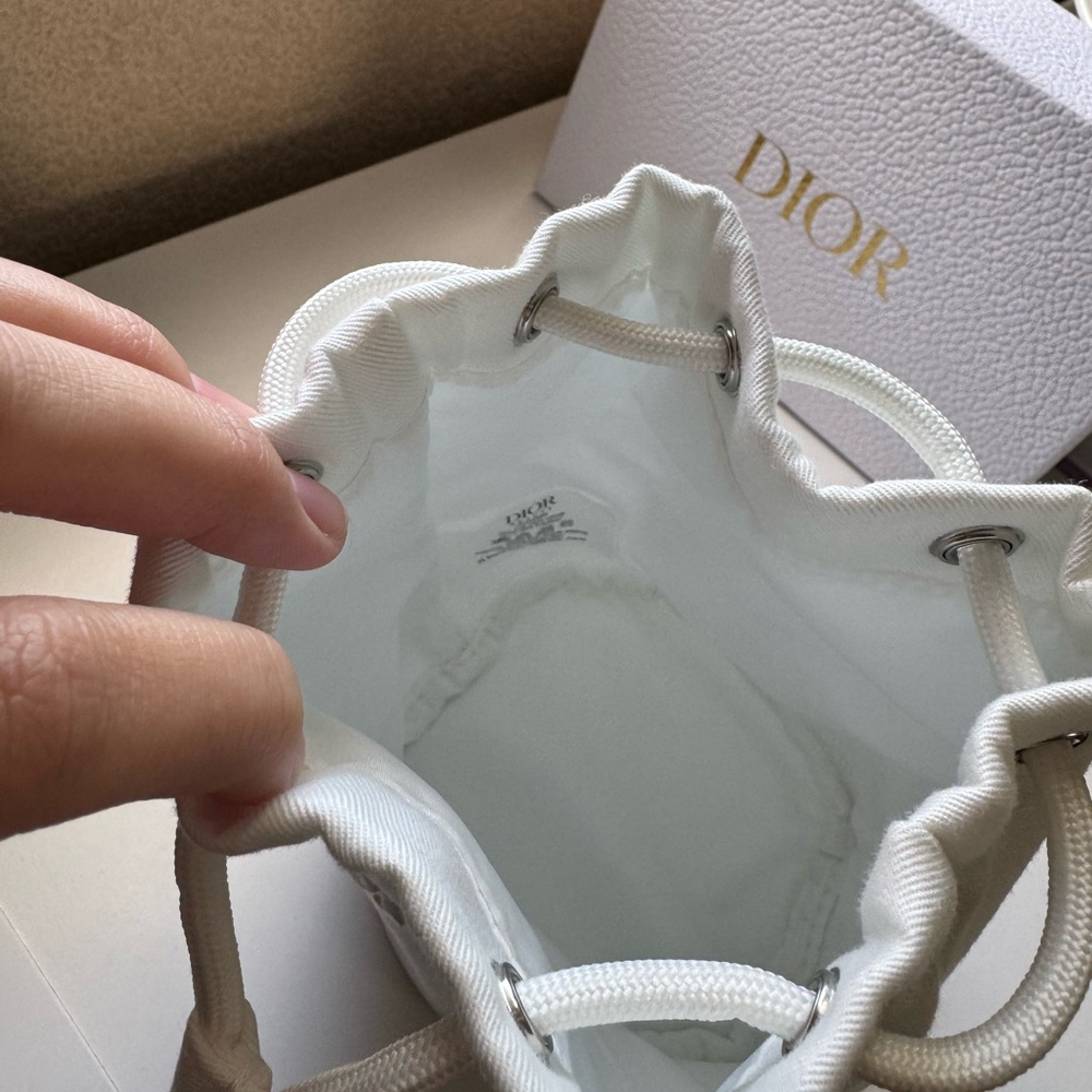 Dior Beauty Bundle with White Pouch - Picture 4 of 6